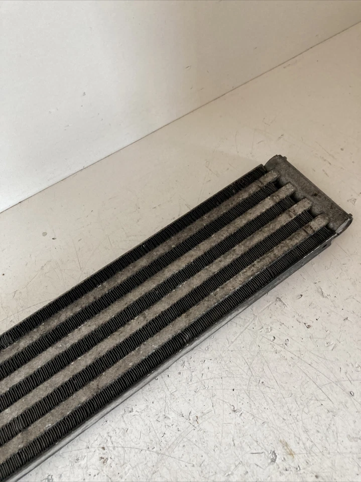 Volkswagen Touareg Oil Cooler Radiator 7L6422885B Genuine 2.5 Tdi 2005 - Image 4 of 4