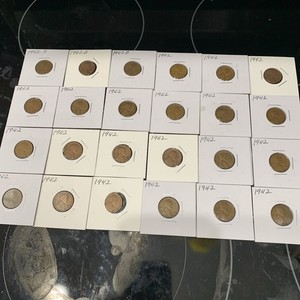 1942 P D S Lincoln Wheat Cents, 24 Penny Lot, Great For Albums