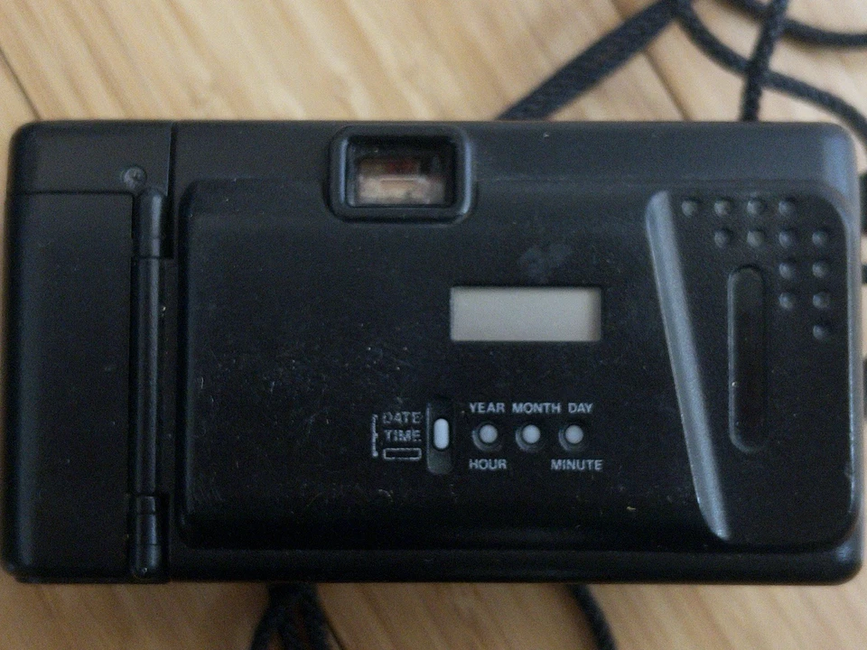 Cámara de enfoque automático Olympus Infinity Jr cuarzo fecha negra película 35 mm Foto 3 de 4