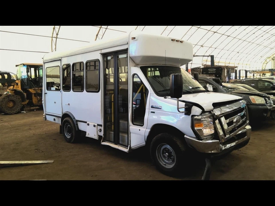 Wash Reservoir Includes Pump Fits 08-19 21-22 FORD E350 VAN 6835421 — 第 3/4 张图片