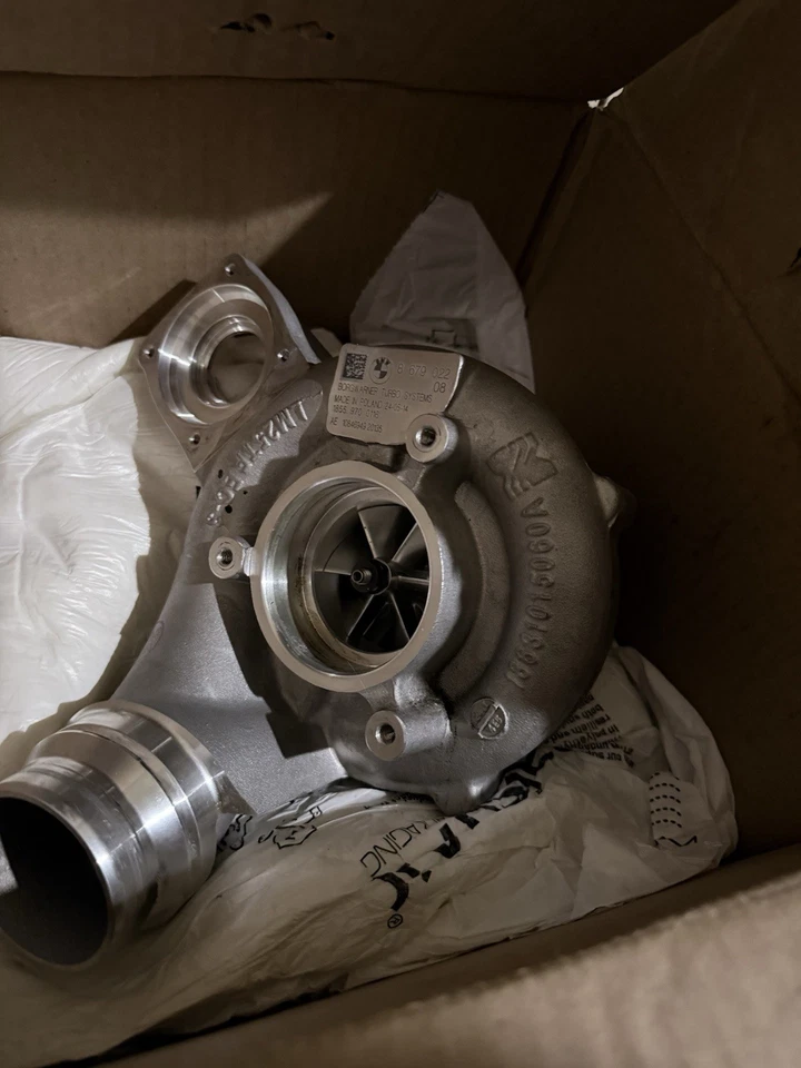 Подлинный BMW X4 M40i Turbo G02 2024 - Изображение 2 из 4