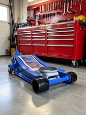 3-ton Load-bearing Professional Low-profile Service Jack Steel.