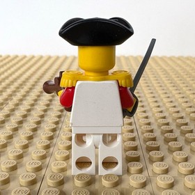 LEGO Pirates 1: Imperial Guard Officer, MUSKET, pi065, 6271, FLAGSHIP, 1992, RED