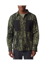 NWT Bass Outdoor Men  s LARGE Standard Fit Stretch Camouflage Button Up Shirt