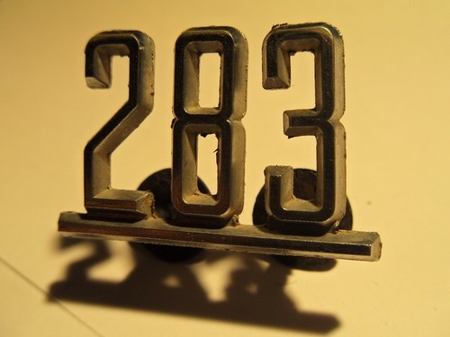 One Vintage GM Late 1965-67 Chevy Small Block "283" Emblem P/N 3863852 - Picture 3 of 7