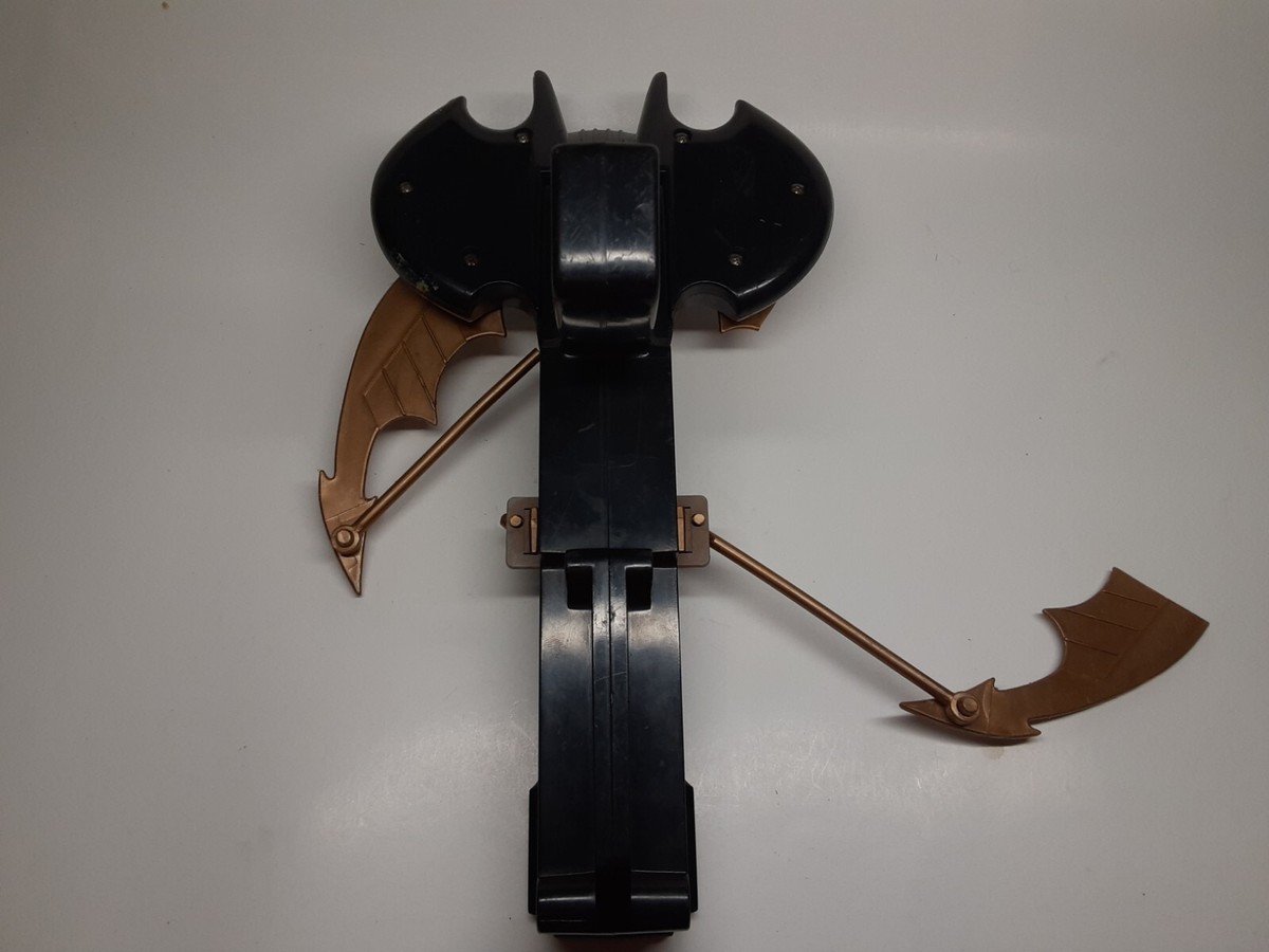 1990 Kenner Batman Crossbow vintage disc Launcher weapon toy