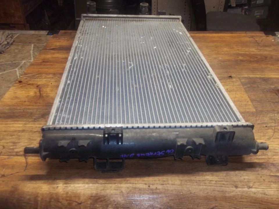 2001-2006 SEBRING STRATUS 2.4L Engine Cooling Radiator Assembly OEM - Image 3 of 4
