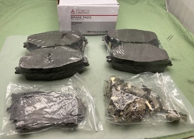 Mitsubishi QY002040 Fuso Brake Pad Kit New Genuine