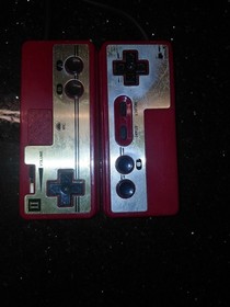 Nintendo Family Computer Famicom Console Beige Red Detachable Controllers