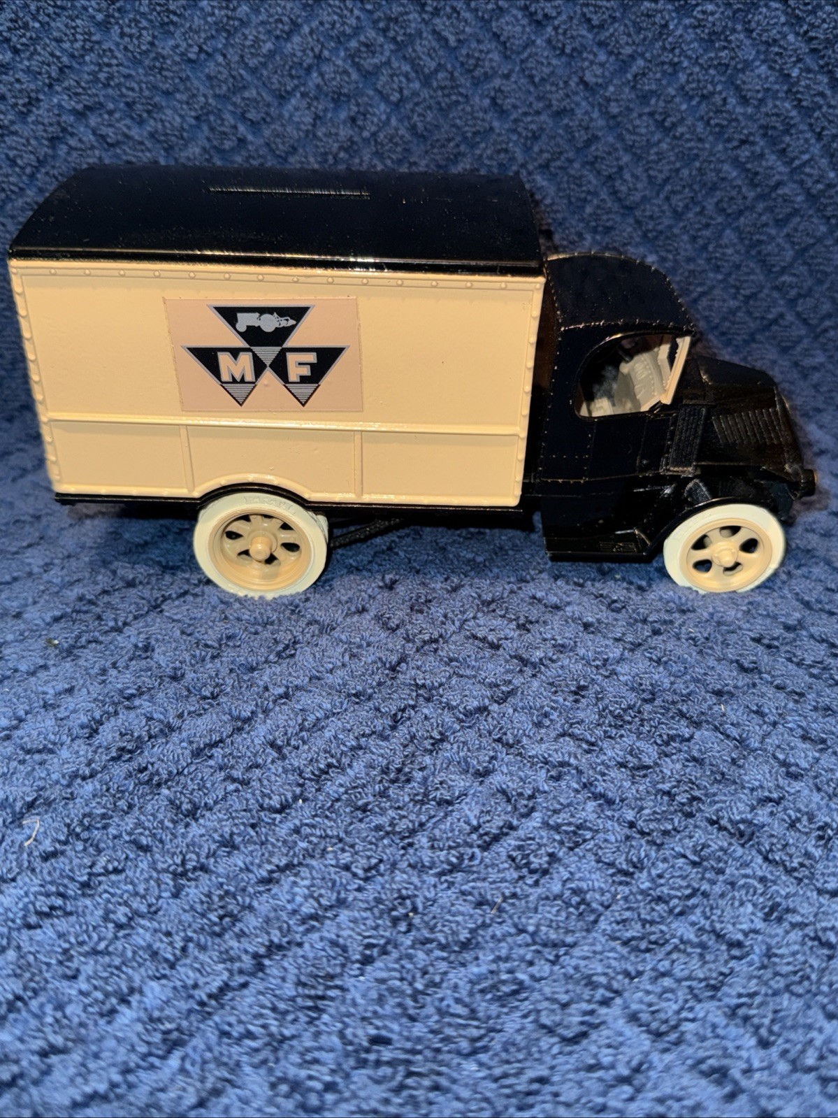 Picture 3 of 8