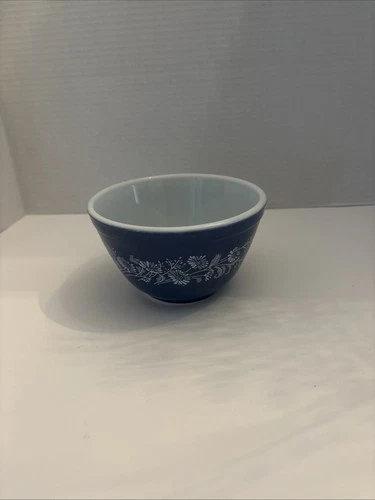 Vintage Pyrex Glass Mixing Bowl #401 Colonial Mist Blue