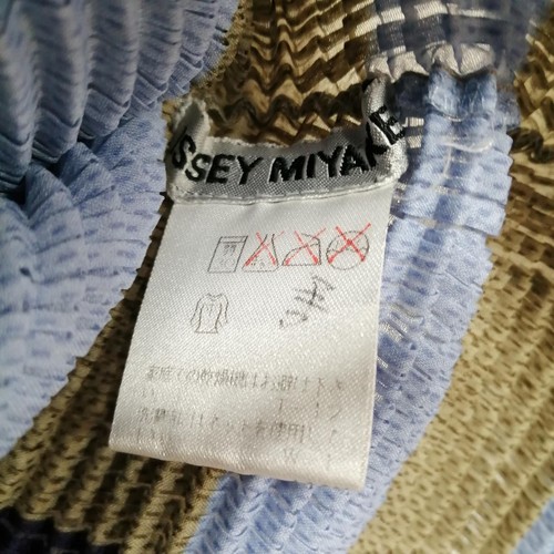 ISSEY MIYAKE M size long sleeve pleated cut and sew - Picture 2 of 5