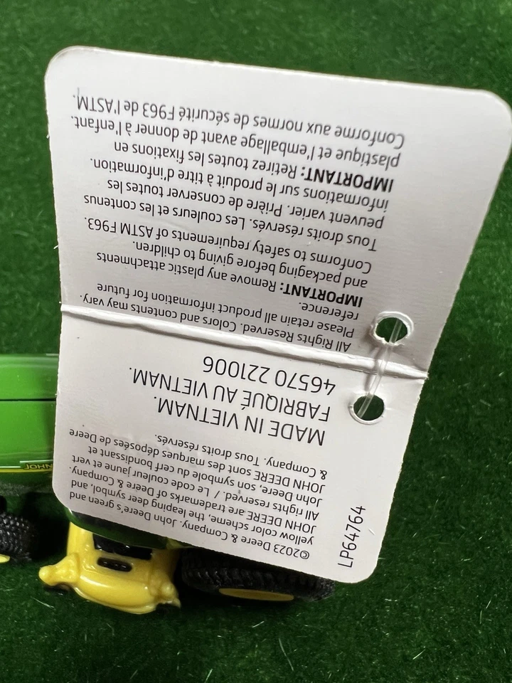 John Deer Cortacésped Tractor Ertl Granja Juguete 1/64 Nuevo Con Etiqueta Foto 3 de 4