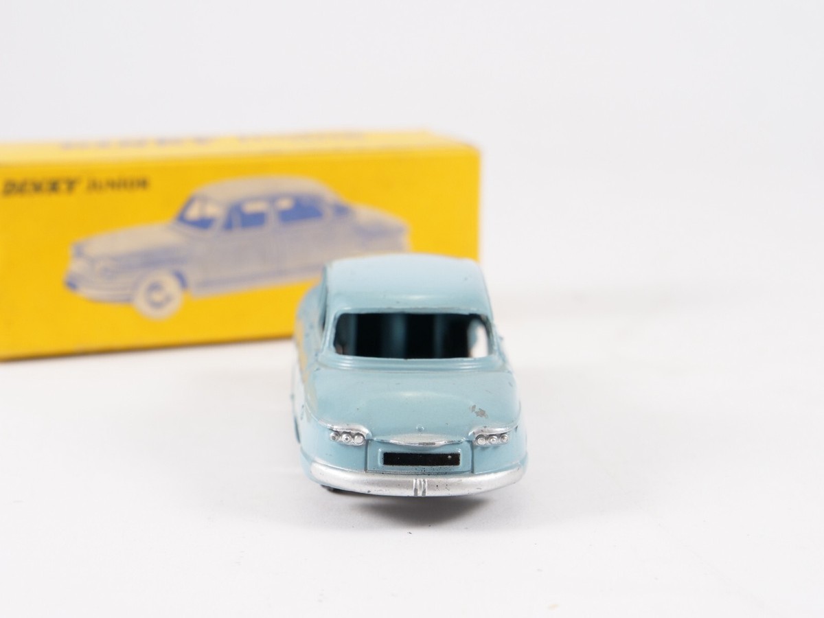Dinky Toys Junior F n° 102 Panhard PL 17 peu fréquent en
