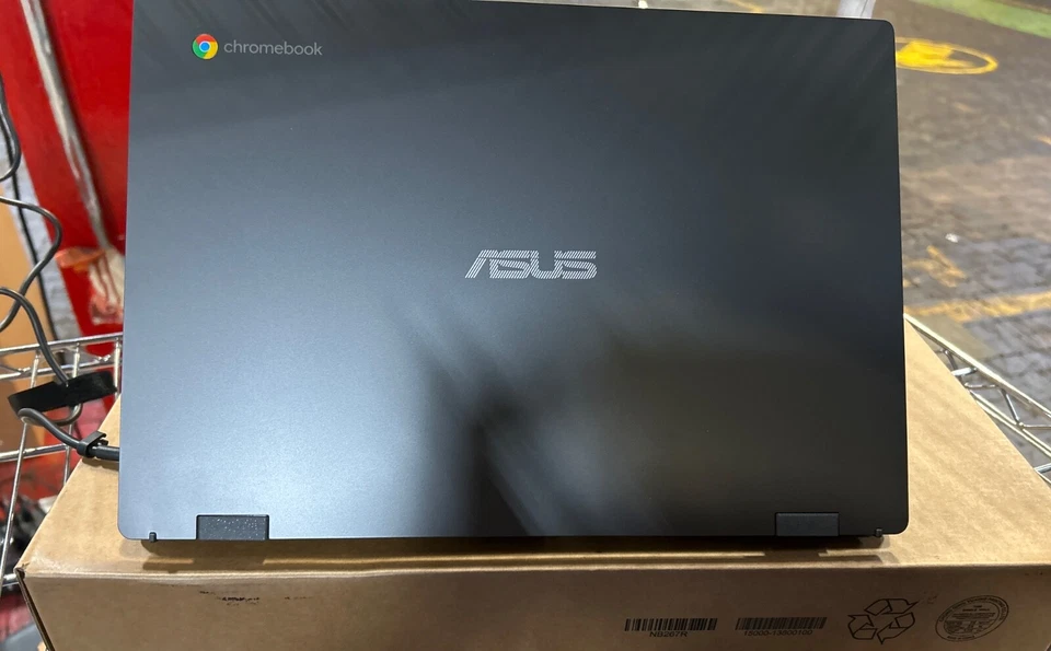 ASUS - Chromebook CM1402 14" FHD Laptop - MediaTek Komp.520 - 4GB Memory - GRAY - Image 3 of 4