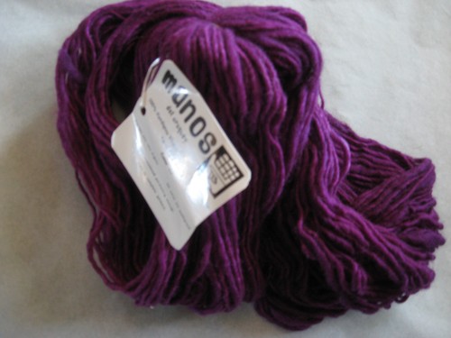 Manos del Uruguay hand dyed stria wool yarn 1 skein purple color
