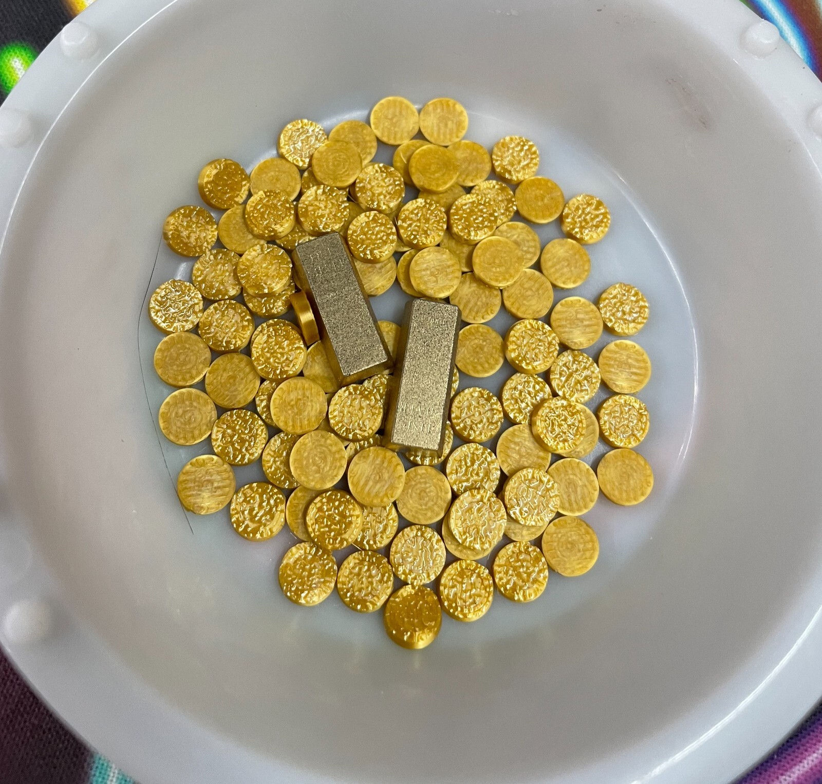 6 MM Plastic Tokens 100 Count Gold color + 2 Gold colored bars.