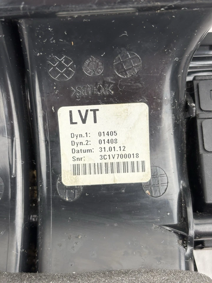 Cadillac CTS Center Rear A/C Heater Outlet Vent Duct OEM 2008-2014 - Image 2 of 4