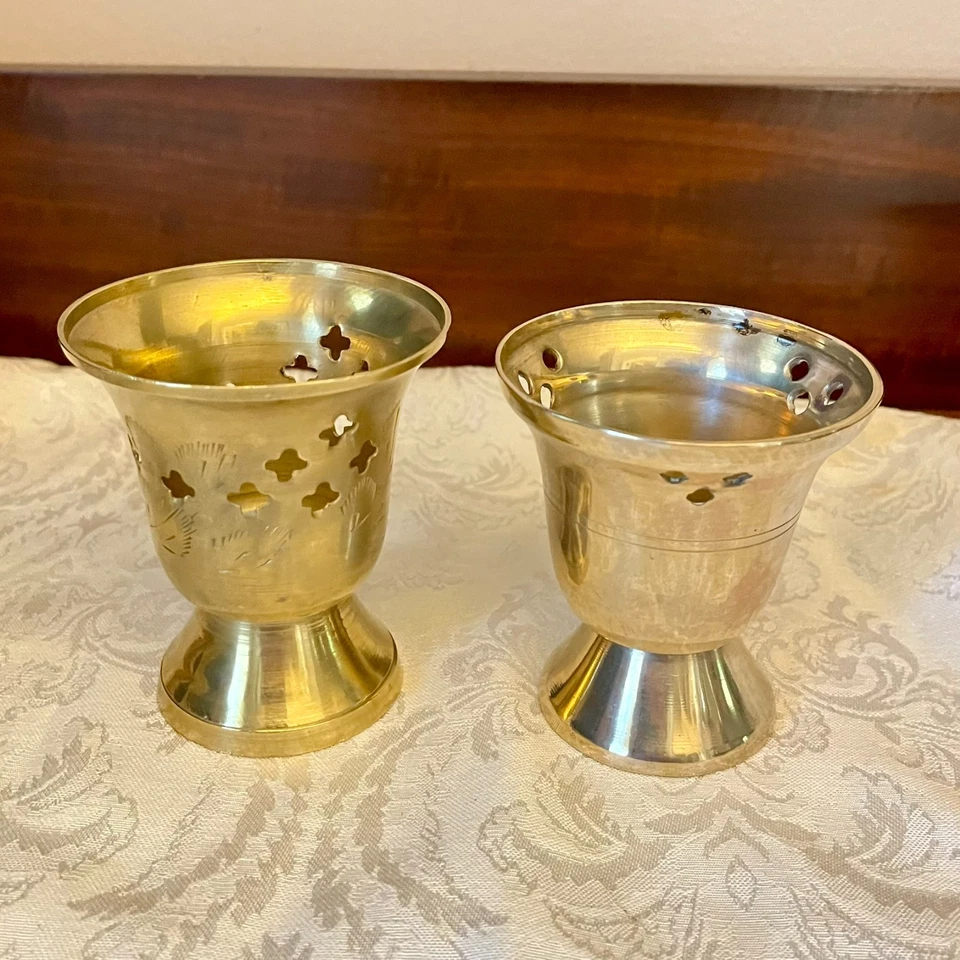 Lot of 2 Vtg 3" Brass Incense Burners OR Candle Holders; BEAUTIFUL LIGHT DISPLAY Foto 2 de 4
