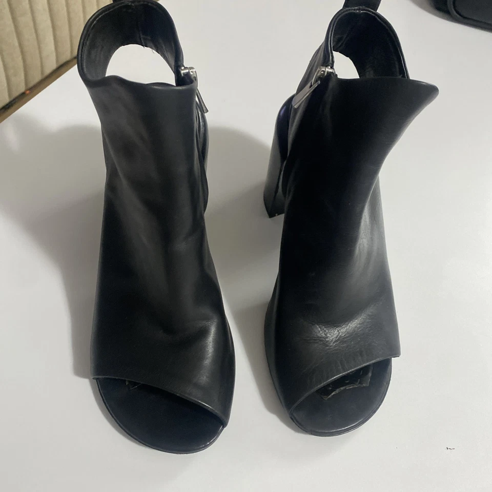 Sandálias de couro preto Officine Creative feminina Adele biqueira aberta tamanho UE 39 tamanho 9 - Imagem 3 de 4
