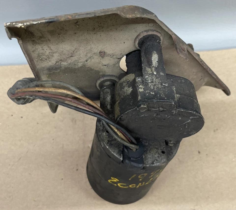 1970–1972 Ford Econoline E-100 Van 2-Speed Windshield Wiper Motor w/ Bracket OEM - Imagem 2 de 4