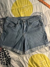 Universal Thread Women's Light Wash Blue Denim Cut Off Shorts 6/28 High Rise