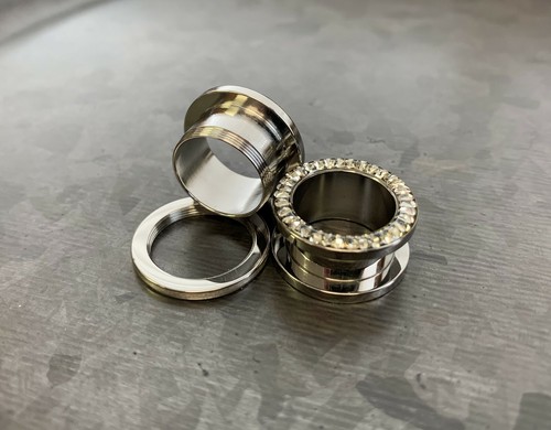 PAIR Epoxy over CZ Gem Rim Tunnels Plugs 316L Surgical Steel Screw Fit Gauges - 第 6/6 張圖片