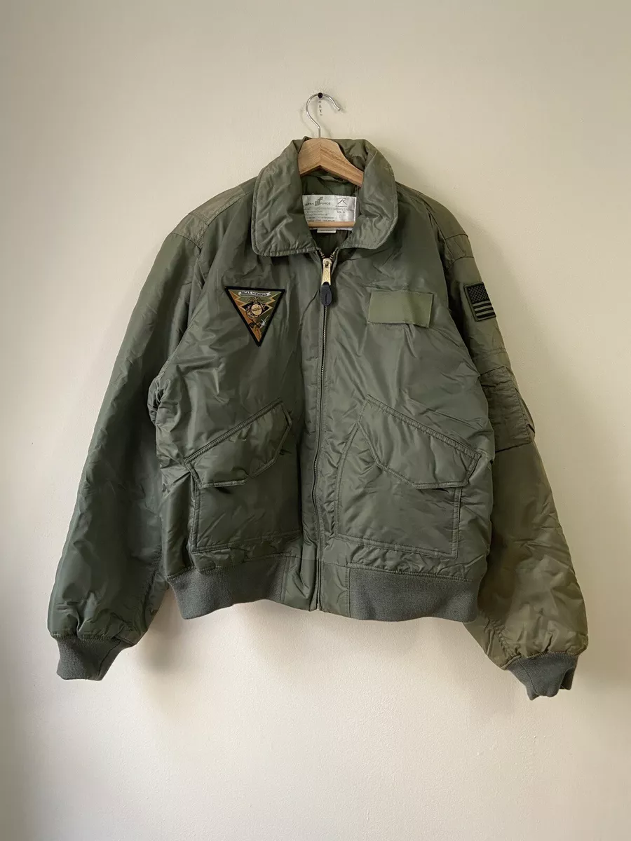 Vintage Pilot Flight USAF US Air Force Ultra Force patches green bomber jacket