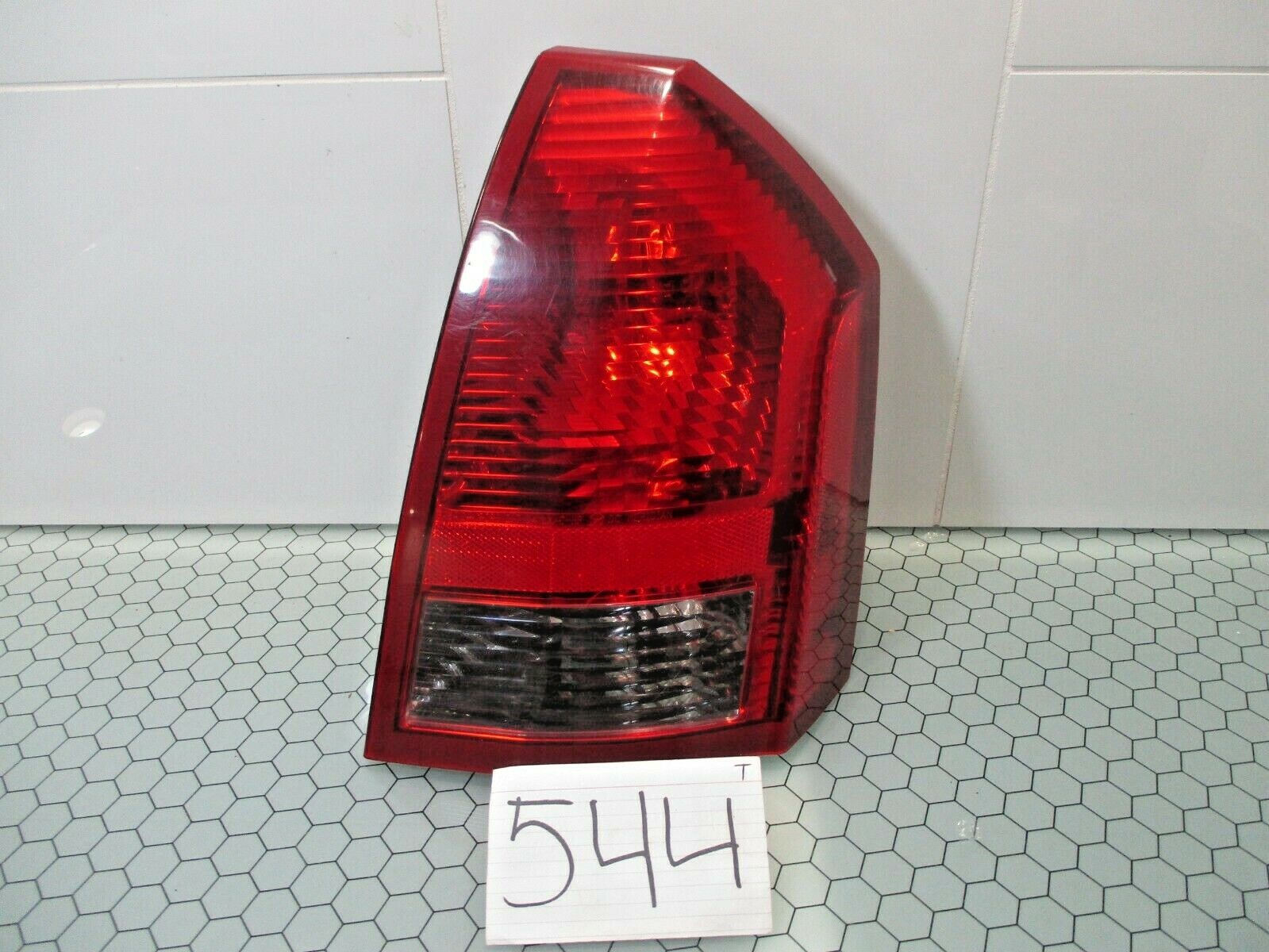 2005 2006 2007 Chrysler 300 PASSENGER Side Tail Light Used Rear Lamp #544-T 