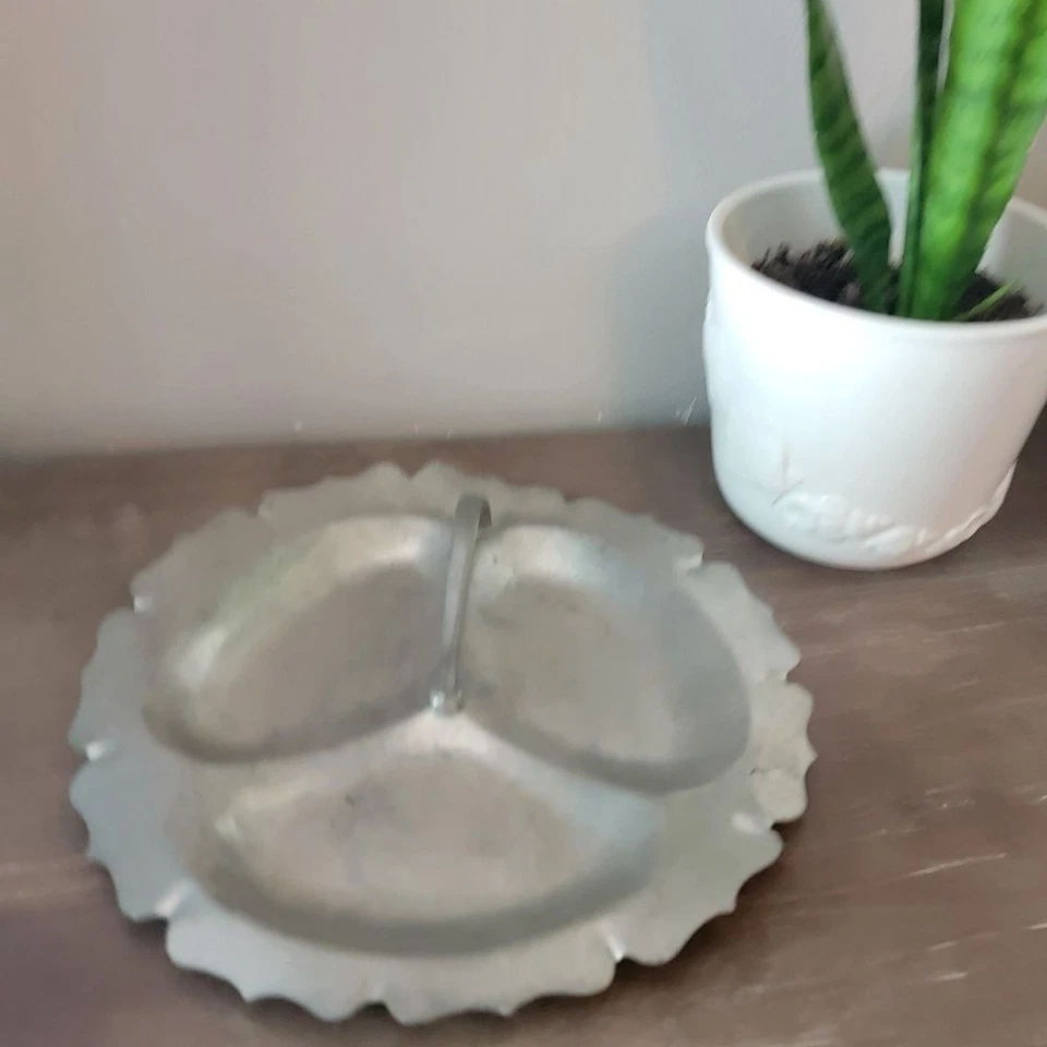 Vintage solid Pewter 3 Compartment Serving Tray With Handle - Image 3 of 4