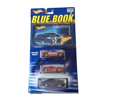 Hot Wheels Blue Book 2002 Collection Comes With 3 Cars And Collectors Guide 1/64