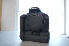 Great Condition Canon EOS Rebel T2i DSLR Camera Body Only with battery grip