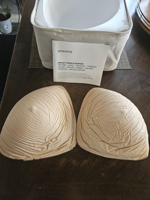 Amoena 390 Breast Form Natural Light 2S Size 9 With Case. 2 in box