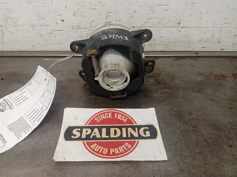 2007-2010 Jeep Wrangler Fog Driving Light Bumper Mounted 11033805 - Image 2 of 4