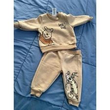 Disney Baby Winnie The Pooh Sweatsuit 3-6 Months "Best Buds"