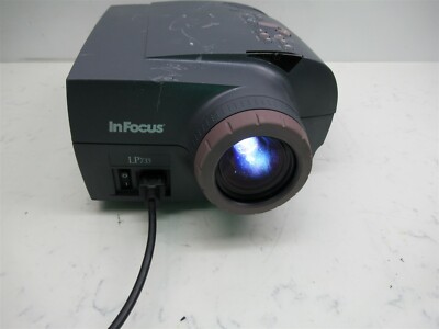 InFocus LP735 Digital Projector 239 Lamp Hours LCD 