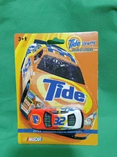 2002 1/64 Ricky Craven NASCAR Tide Downy Racing Car Collectors Edition #32