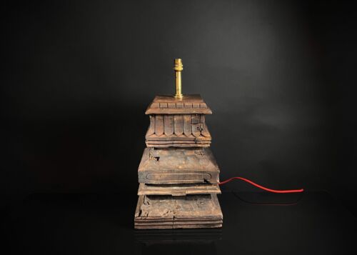 Large Antique Table Lamp - Carved Wood South Indian Temple Architecture - Foto 3 di 10