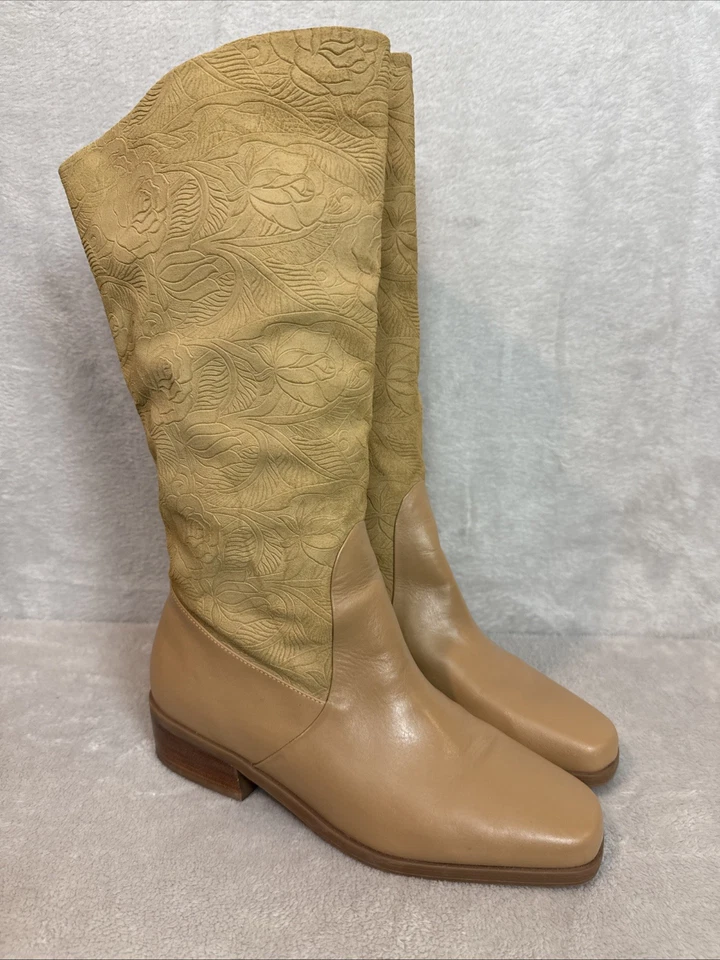 Bota de cuero para mujer Markon Suela 9 M alta ecuestre floral en relieve usada en excelente estado Foto 3 de 4