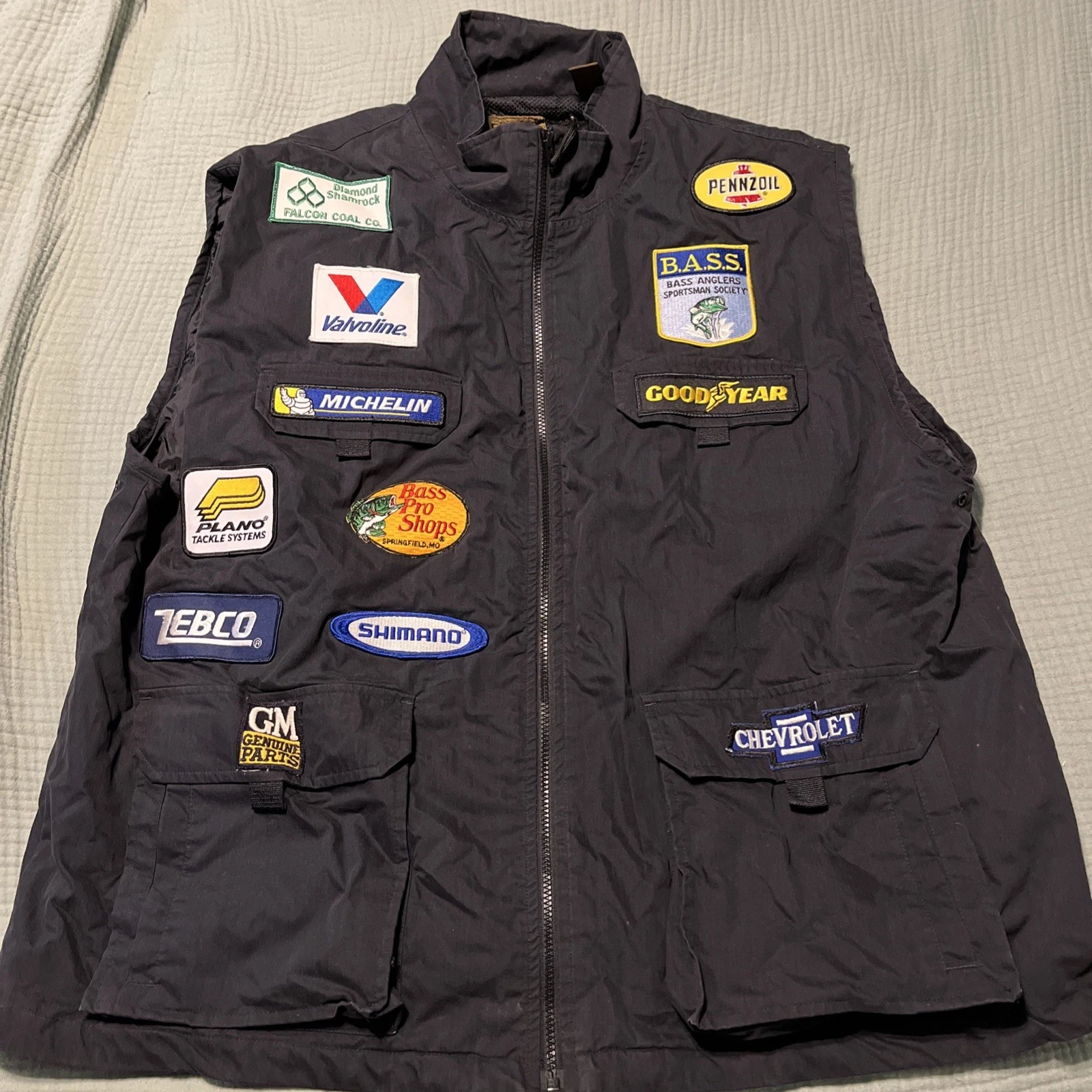 Preowned St John’s Bay fishing vest with vintage patches on front 3XL B.A.S.S.
Opens in a new window