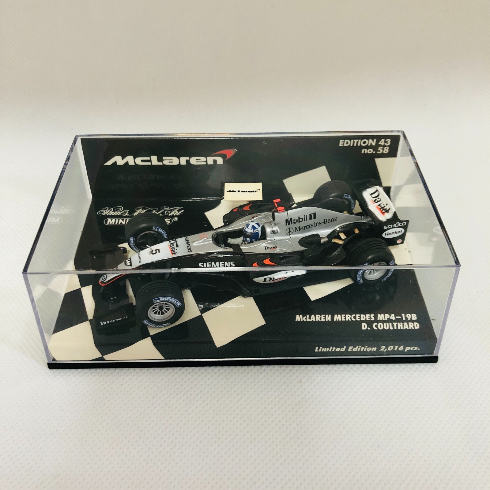 VOITURE 1/43 F1 McLAREN MERCEDES MP4/12 TESTCAR COULTHARD - MINICHAMPS N°24