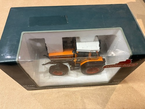 Weise Toys Fendt Favorit 514 C Kommunal 1:32 Scale Die Cast Model Tractor - Picture 2 of 5