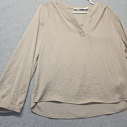 Blusa para mujer Calvin Klein talla mediana bronceada ligera informal oficina - Imagen 3 de 16