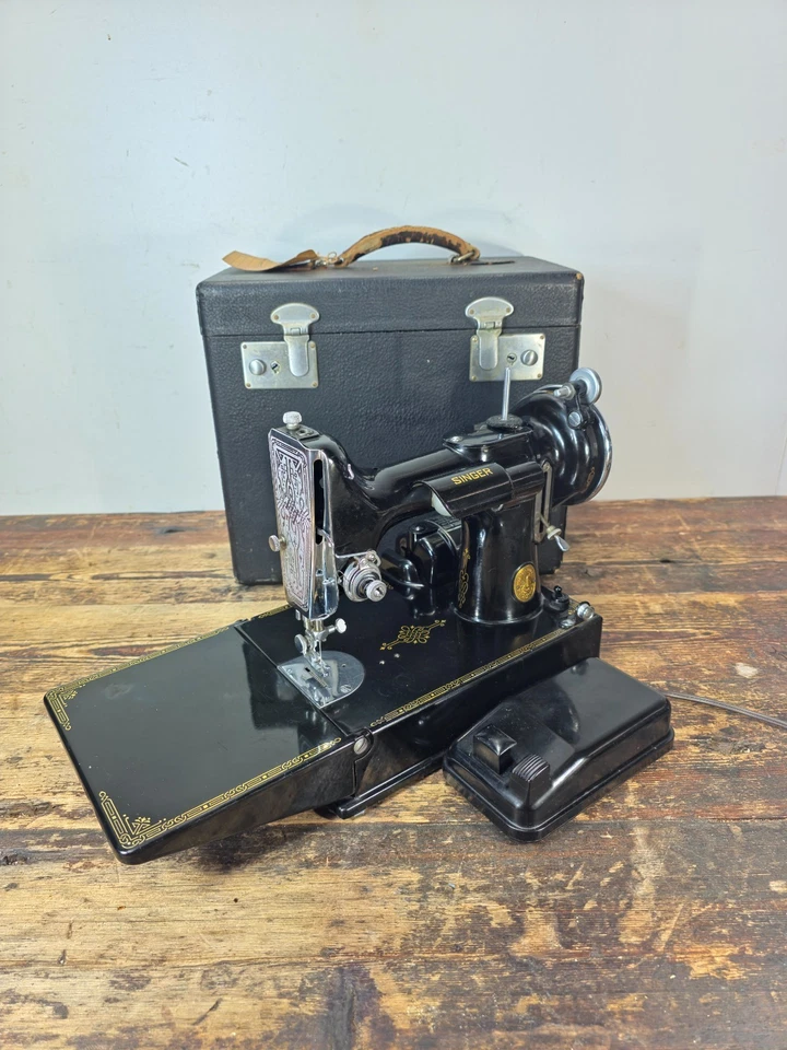 Singer 221 Featherweight AE422265 1937 - Placa frontal de desplazamiento temprano - Motor probado Foto 2 de 4