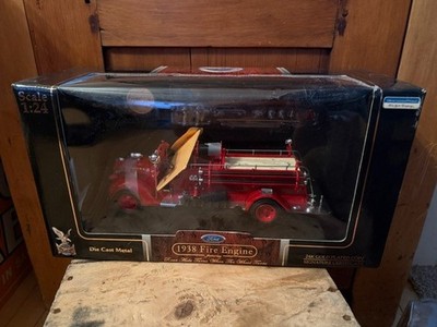 Road Signature 1938 FORD FIRE ENGINE Truck 1/24 Die-Cast Mint In Box Yat Ming