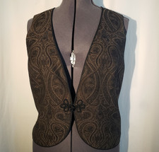Pendleton Paisley Vest Portland Oregon 100 Virgin Wool Size Small Front Clasp