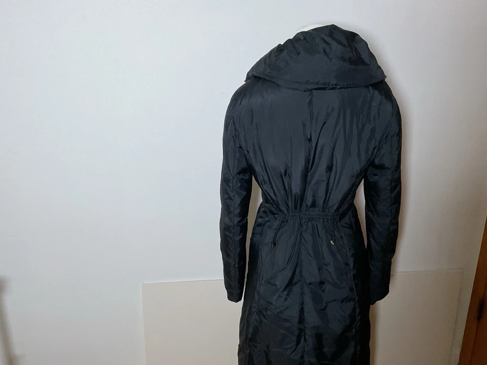 Abrigo largo acolchado largo de longitud completa Cole Haan para mujer cuello almohada S negro $495 Foto 3 de 4