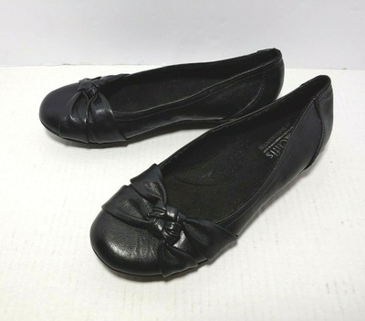 cliffs by white mountain flats