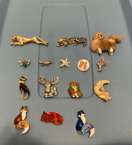 Vintage Lot Of 15 Animal Pins Dog Cats Moose Birds Cougar Carolee Tiger Jewelry
