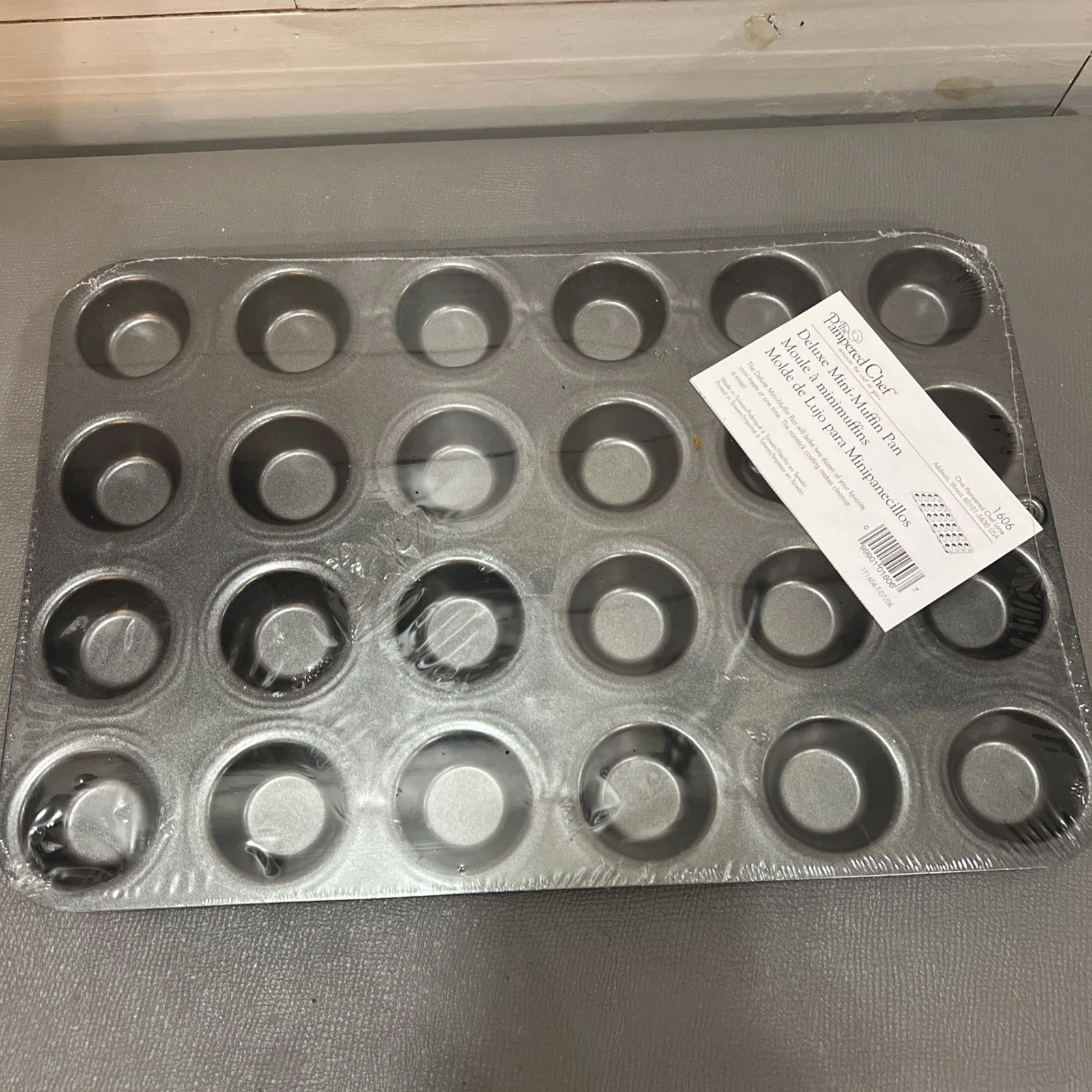 Pampered Chef Non-Stick 24-Cup Mini Muffin Pan Gray Metal Rectangle
Opens in a new window or tab